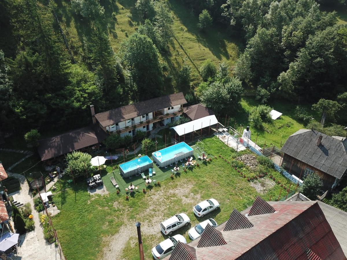 Pensiunea Serbeca Brosteni Exterior foto